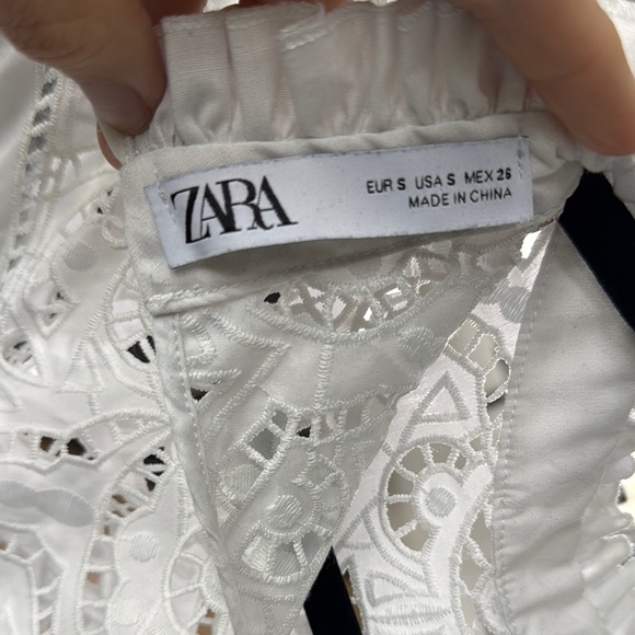 Zara Gray and White Turtleneck Sweater with Elegant Lace - Picture 2 of 7